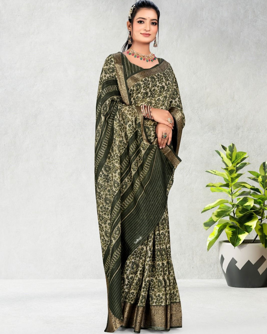 Green color Best selling Zari Weaving Jacquard border Soft Cotton saree with blouse for women - 14336