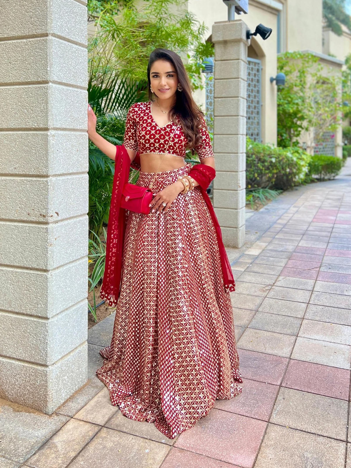 FEALDEAL women lehenga choli features 9MM sequin and zari work, 42-inch length, 42-inch waist, 3m flair and a fully stitched embroidered dupatta.