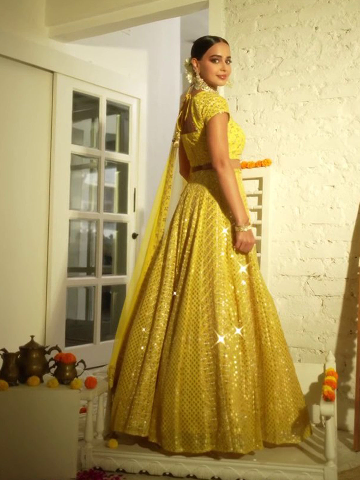 Shop this FEALDEAL lehenga choli set for women with embroidered blouse fabric, 9MM sequin zari work, 2-layer crepe inner and 2.30m stitched dupatta.