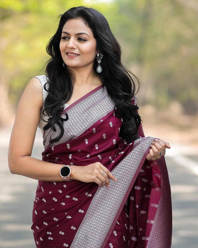 Latest 4 color soft silk woven jacquard saree