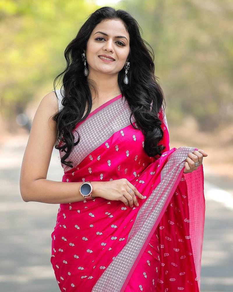 Latest 4 color soft silk woven jacquard saree