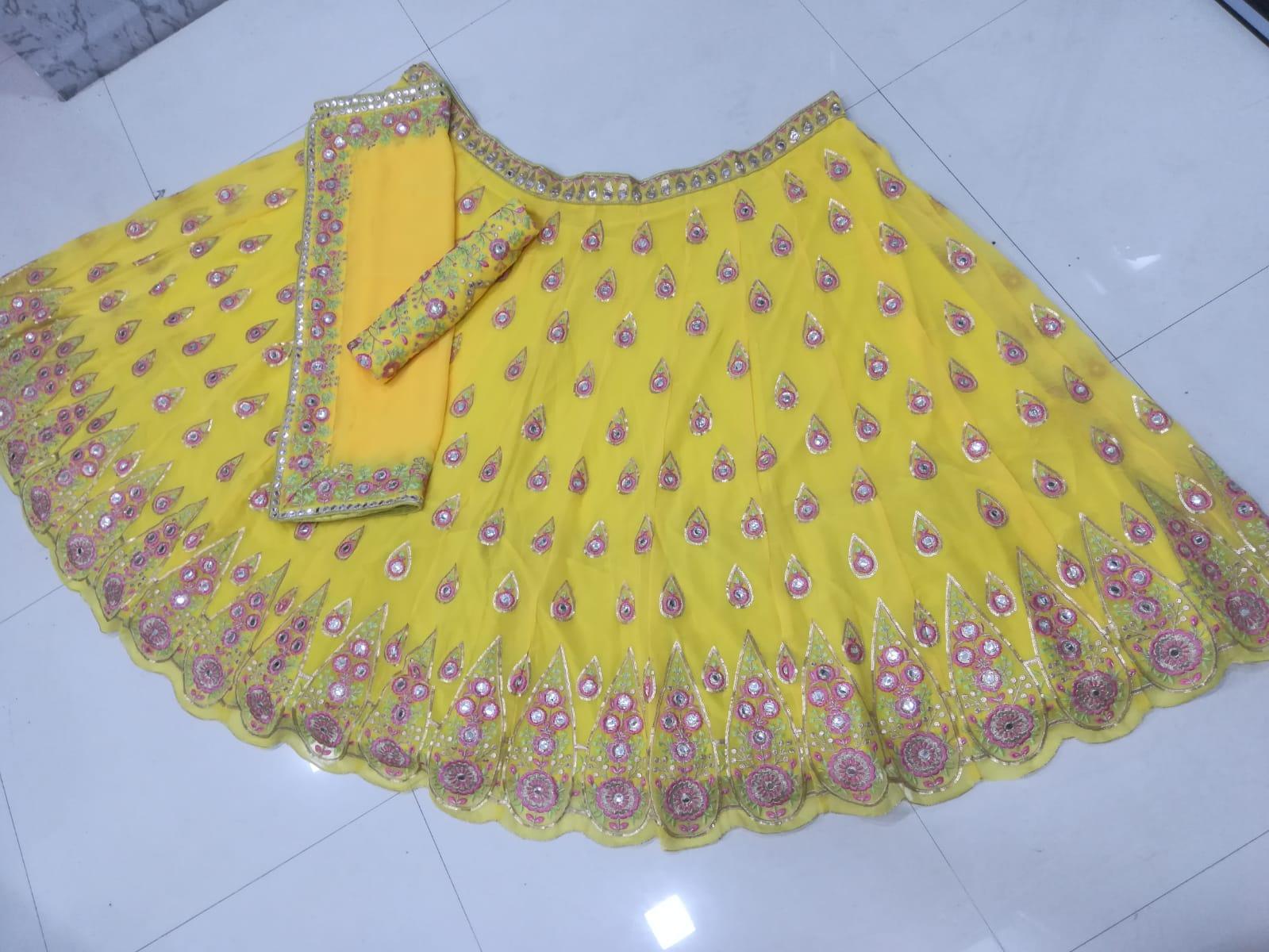 Sabyasachi Lehenga choli, Wedding Lehenga for bride, Lehenga for haldi, Lehenga Bridal, Lengha, Chandani chowk Lehenga Market online shopping, Lehenga choli party wear with price, Lehnga dress, Chaniya choli for wedding, Lehenga ki design, लहँगा फोटो, Manyavar lehenga, फैंसी लहंगा, Haldi Lehenga, Haldi ke liye dress