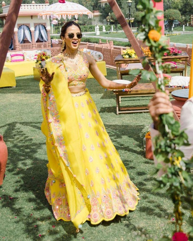 Sabyasachi Lehenga choli, Choli, Wedding Lehenga for bride, Lehenga on rent delhi, Kreeva, Lehenga Bridal, Lengha, Chandani chowk Lehenga Market online shopping, Lehenga choli party wear with price, Lehnga dress, Chaniya choli for wedding, Lehenga ki design, लहँगा फोटो, Manyavar lehenga, फैंसी लहंगा