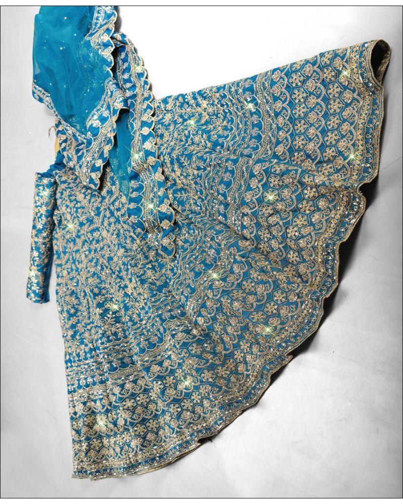 Lehenga choli with peacock motif, Contemporary lehenga choli, Zari work lehenga choli, Sequin work lehenga choli, Stone work lehenga choli, Thread work lehenga choli, Mirror work lehenga choli, Embellished lehenga choli, Floral lehenga choli, Pastel lehenga choli, Fusion lehenga choli, Indo-western lehenga choli