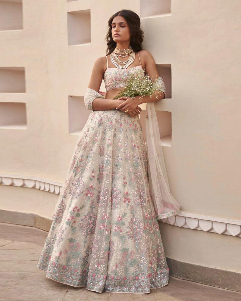 Lehengas choli, Designer Lehenga choli, Bridal Lehenga choli, Wedding Lehenga choli, Indian weddings Lehenga, Pakistani wedding Lehenga, South Asian weddings Lehenga, North Indian wedding Lehenga, South Indian wedding Lehenga, Indian Lehenga choli, Party wear Lehenga choli, Bollywood Lehenga choli