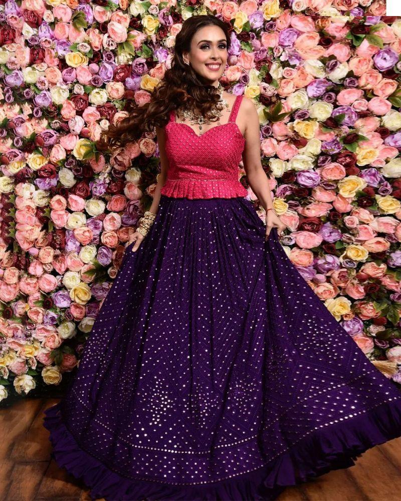 Lehenga in matte finish, Lehenga for cultural dance, Lehenga with silk dupatta, Lehenga for evening function, Lehenga with embroidered hem, Lehenga in bright red, Lehenga for theme-based party, Lehenga with A-line skirt, Lehenga for traditional wedding, Trendy Lehenga choli designs