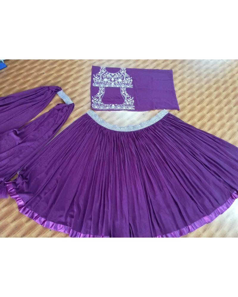 Indian traditional dress, Lehenga choli for weddings, Lehenga choli for festivals, Lehenga choli for bridesmaids, Lehenga choli with heavy work, Lehenga choli with sequins, Lehenga choli with zari work, Lehenga choli with mirror work, Silk lehenga, Lehenga choli designs, Lehenga choli blouse