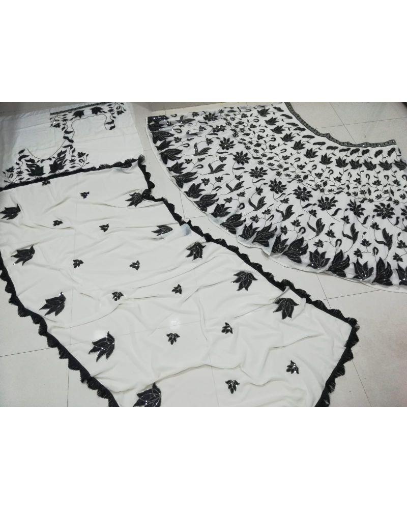 Lehenga choli in metallic colors, Tie-dye Lehenga choli, Lehenga choli with cutwork, Lehenga choli for kitty party, Lehenga choli with 3D flowers, Lehenga choli in ivory color, Lehenga choli for photoshoot, Lehenga choli with ombre effect, Detachable Lehenga choli skirt, Lehenga choli for beach wedding, Lehenga choli in bright colors