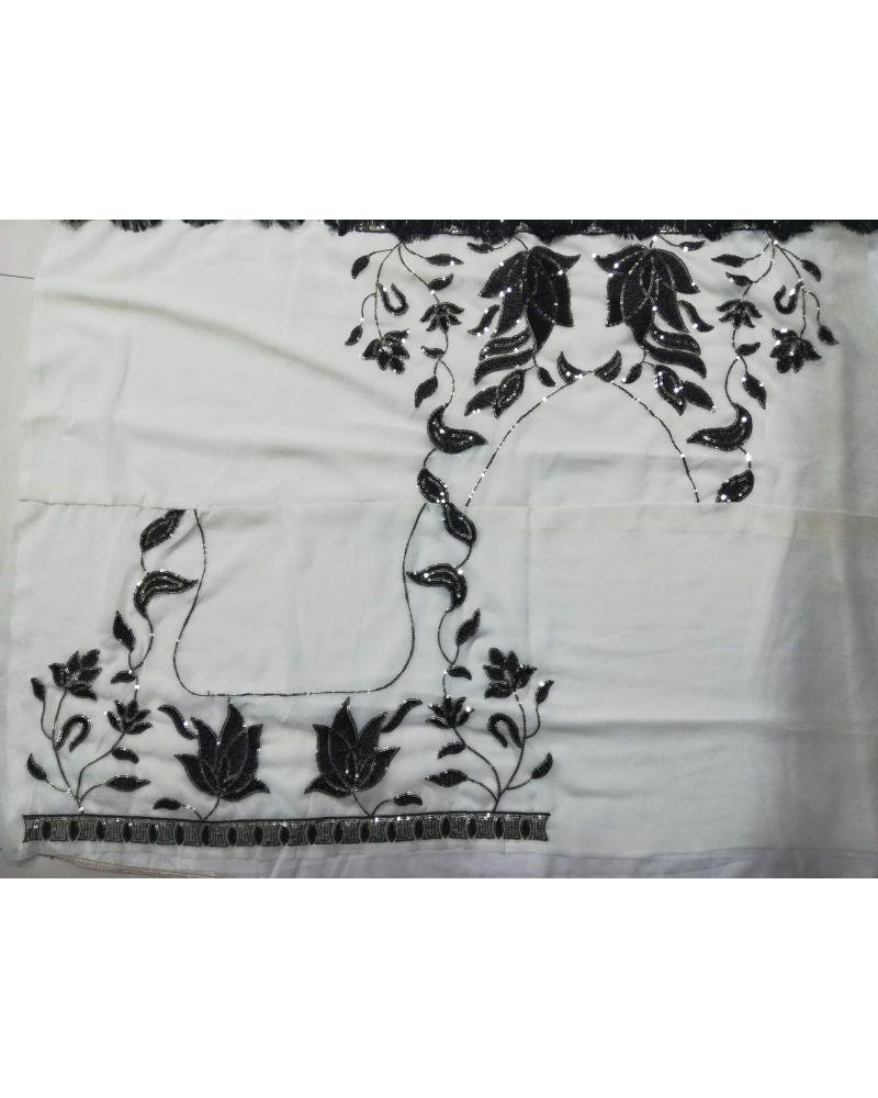 Lehenga choli in metallic colors, Tie-dye Lehenga choli, Lehenga choli with cutwork, Lehenga choli for kitty party, Lehenga choli with 3D flowers, Lehenga choli in ivory color, Lehenga choli for photoshoot, Lehenga choli with ombre effect, Detachable Lehenga choli skirt, Lehenga choli for beach wedding, Lehenga choli in bright colors