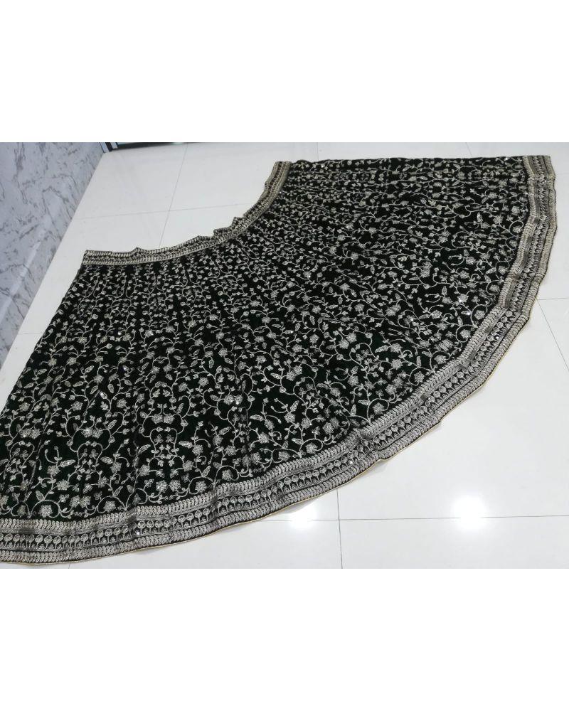 Lehenga Blouse design Back and front, Lehenga Chunri, Ethnic plus Lehenga, Lahaga, Designer Lehenga choli for women, Myntra Lehenga, Lehenga saree, Choli design, न्यू लहंगा डिजाइन, Lahenga, New Lehenga design 2024, Lehga, Lacha dress, Best Lehenga design, Ladies Lehenga choli, Ghagra choli for women, Velvet lehenga