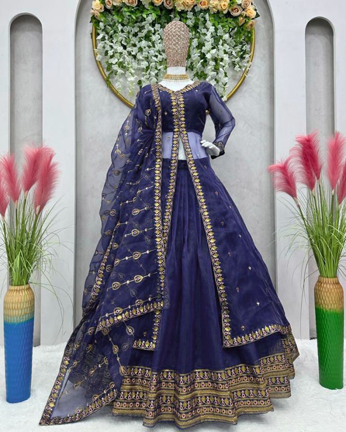 Trendy sequin outfit ideas | Lehenga Designs | Bridal Lehenga | Best Sequin  Lehenga Ide… | Bridal lehenga choli, Latest bridal lehenga, Designer party  wear dresses