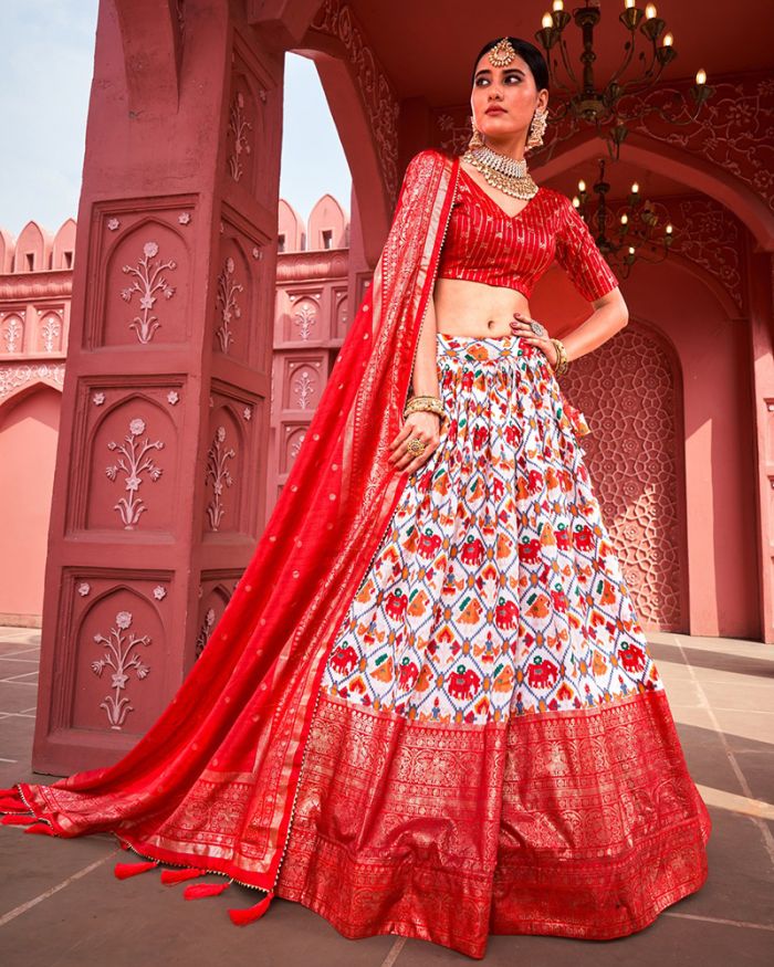Top Gorgeous Bridal Dresses Designer Collection 2021 - Wedding Dress |  Dulhan/Shadi Ka Joda | Latest bridal lehenga, Bridal dress design, Red  lehenga choli