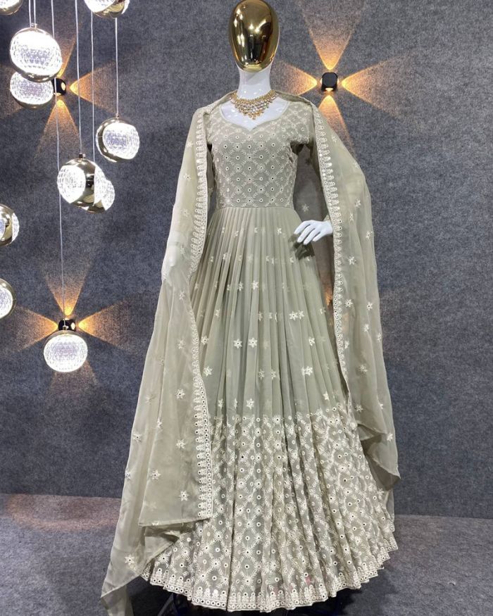 Gowns (गाउन) - Buy latest designer gowns & party wear gowns 