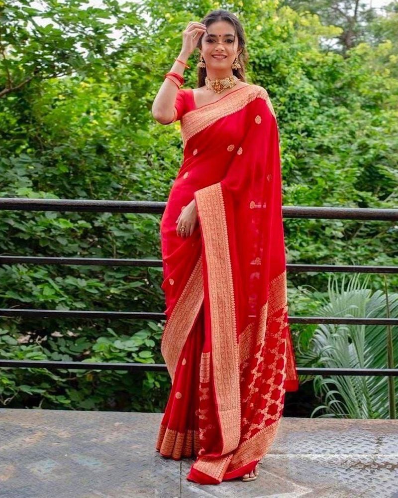 Red Saree | Buy Indian Red Color Sarees Online | KalaNiketan